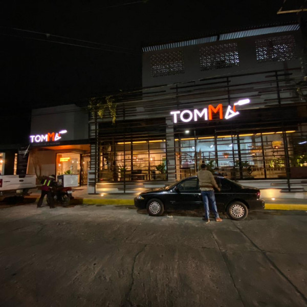 Tomma. Liquor Store & Pizza Bar